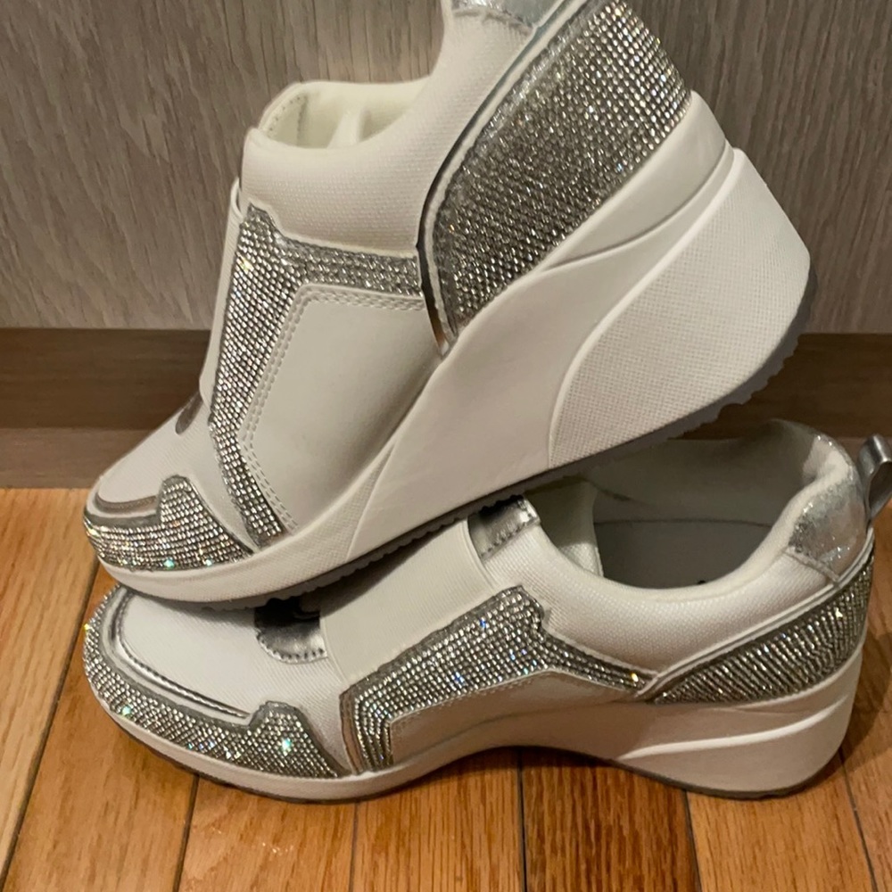 NWOT white sparkle sneakers